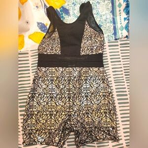 Cat & Jack leotard size small 6/6x